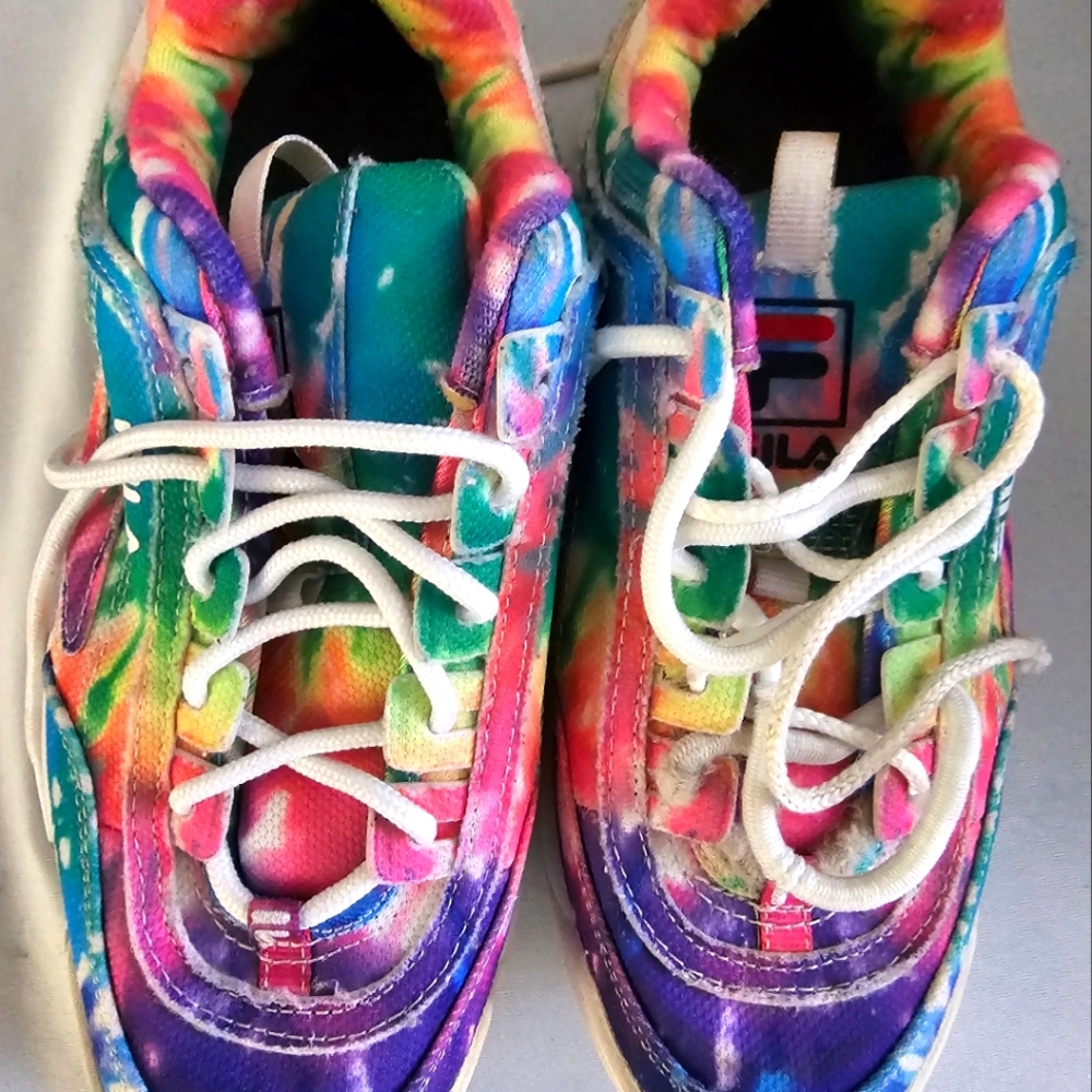 Women Fila Tye Dye Size 6
